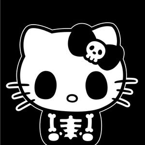 Looking for Y2K Emo/Scene Outfits/Bundles!